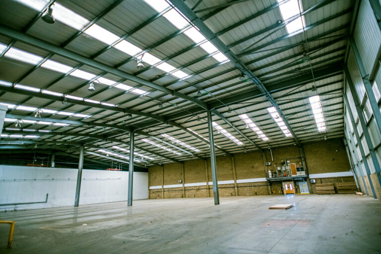 Large Studio in Park Royal image 10