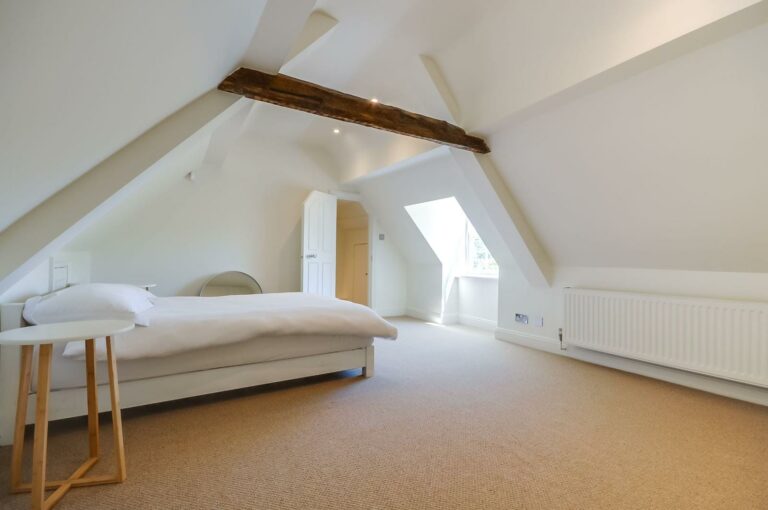 Contemporary Theydon Bois image 21