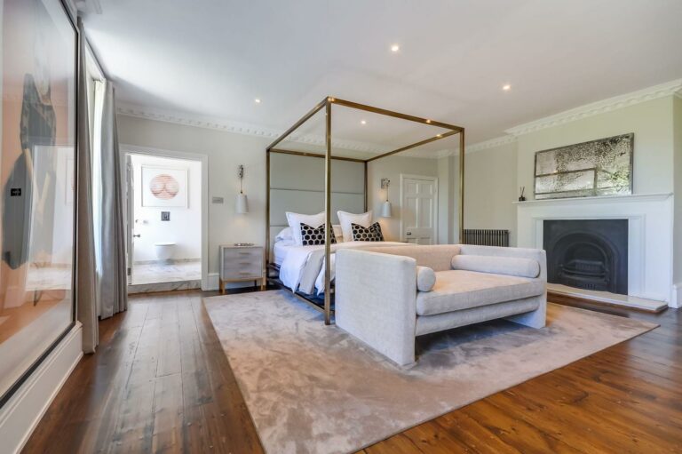 Contemporary Theydon Bois image 18