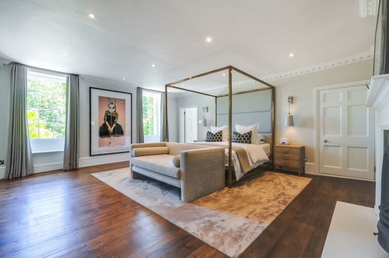 Contemporary Theydon Bois image 19
