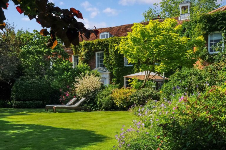 Contemporary Theydon Bois image 46