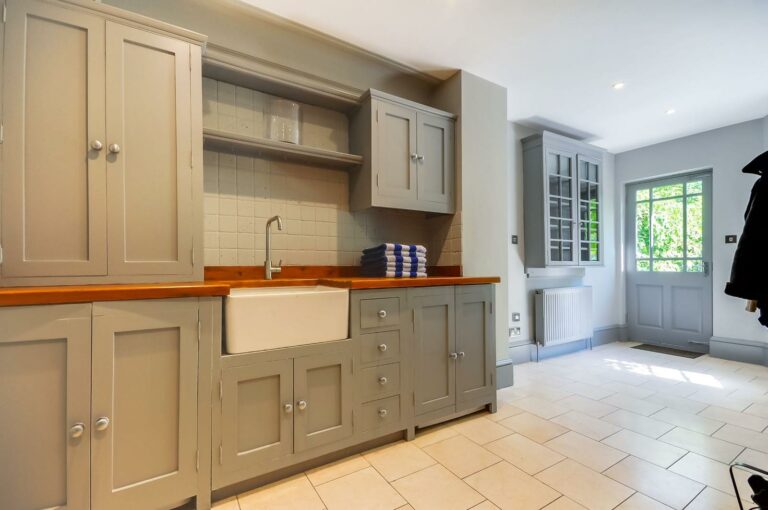 Contemporary Theydon Bois image 5