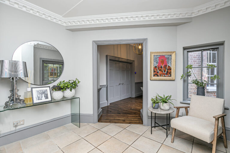 Contemporary Theydon Bois image 12