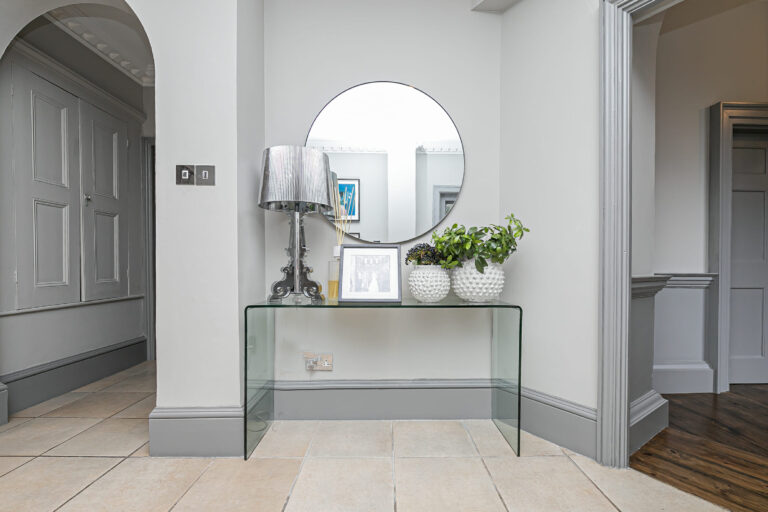 Contemporary Theydon Bois image 13