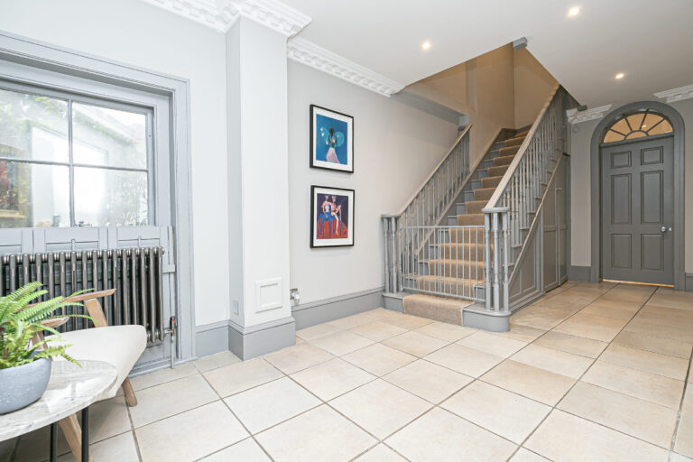 Contemporary Theydon Bois image 14