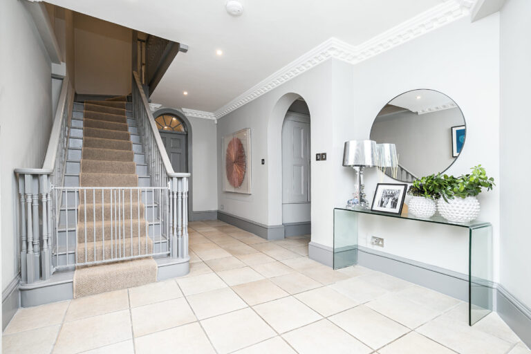 Contemporary Theydon Bois image 15