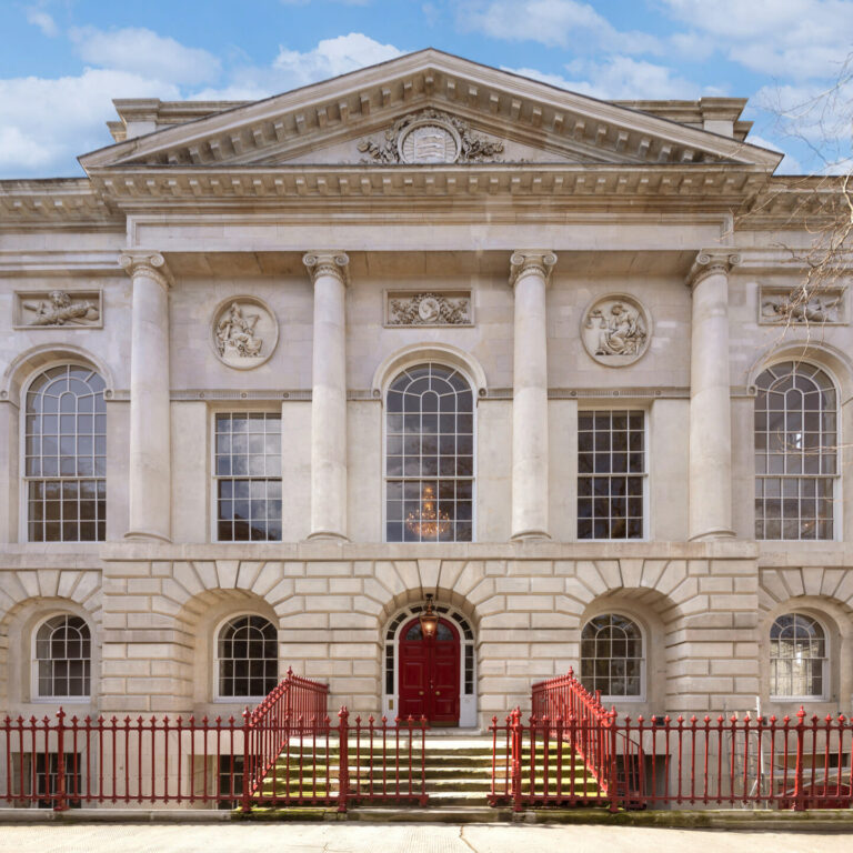 Grand Period Building in Clerkenwell image 3