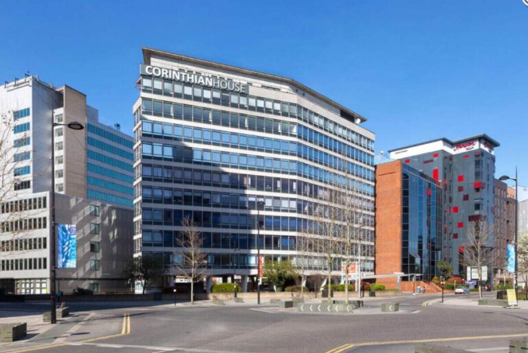 Large Office Building in Croydon image 2