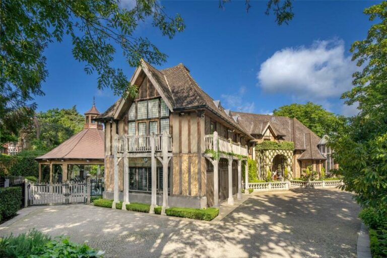 Grand Magical Home in Radlett image 55