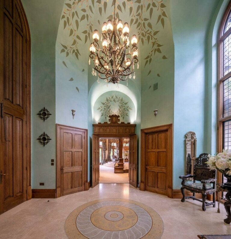 Grand Magical Home in Radlett image 18