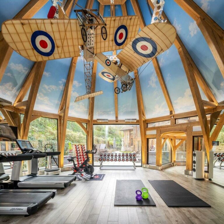Grand Magical Home in Radlett image 25