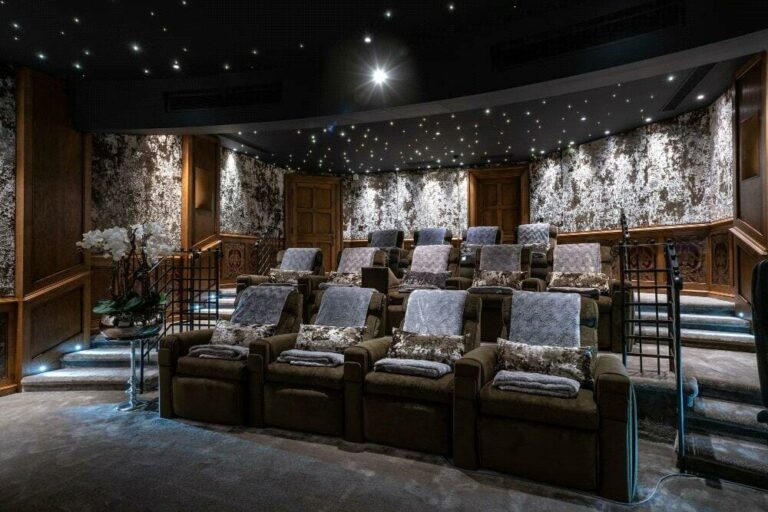 Grand Magical Home in Radlett image 29