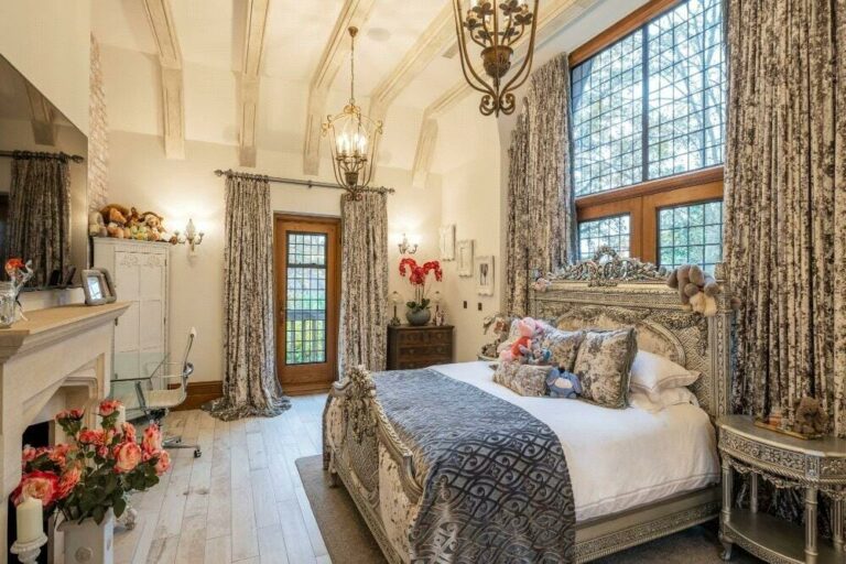 Grand Magical Home in Radlett image 33