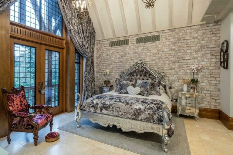 Grand Magical Home in Radlett image 35