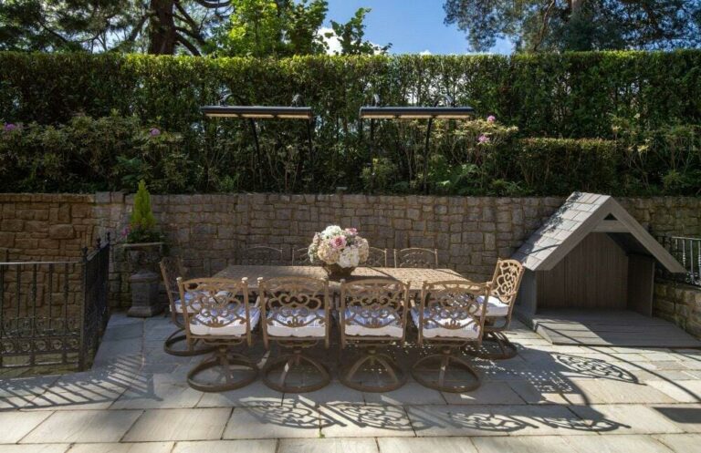 Grand Magical Home in Radlett image 38