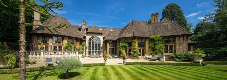 Grand Magical Home in Radlett image 41