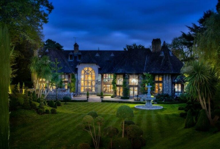Grand Magical Home in Radlett image 43
