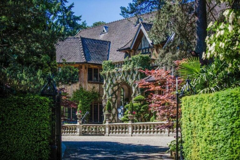 Grand Magical Home in Radlett image 52