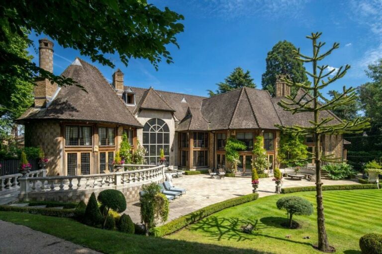 Grand Magical Home in Radlett image 54