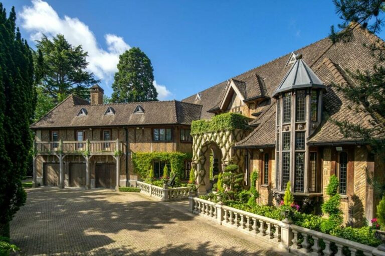 Grand Magical Home in Radlett image 1