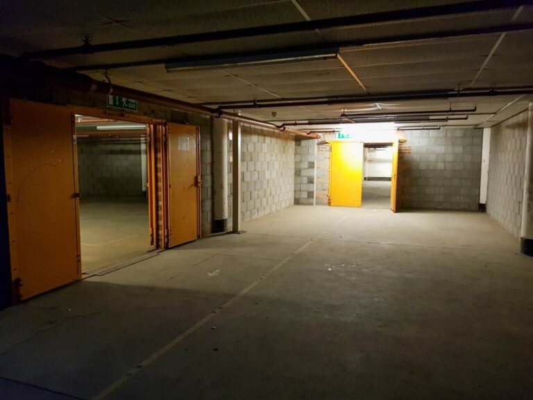 Large Period Warehouse in E3 image 12