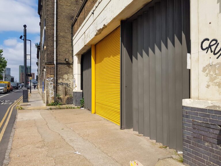Large Period Warehouse in E3 image 48