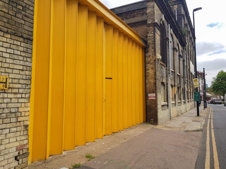 Large Period Warehouse in E3 image 52
