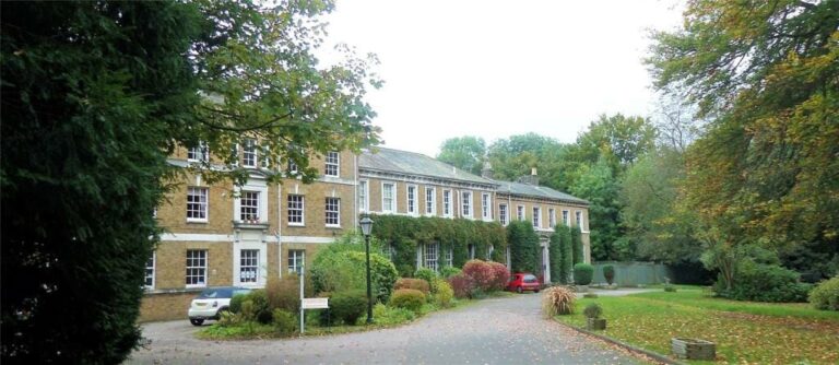 Large Period Manor House in Hertfordshire image 19