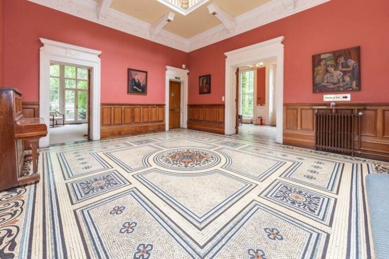 Large Period Manor House in Hertfordshire image 17