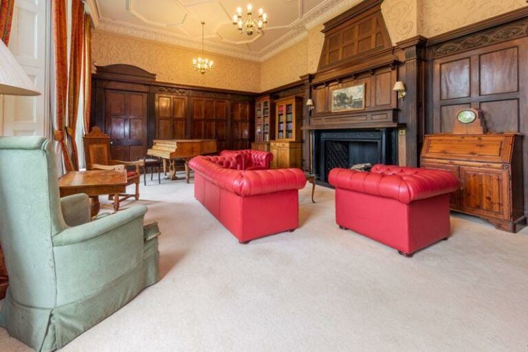 Large Period Manor House in Hertfordshire image 16
