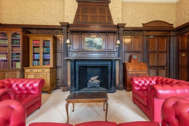 Large Period Manor House in Hertfordshire image 15