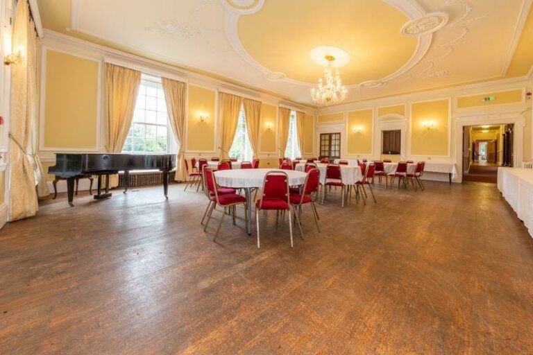 Large Period Manor House in Hertfordshire image 10