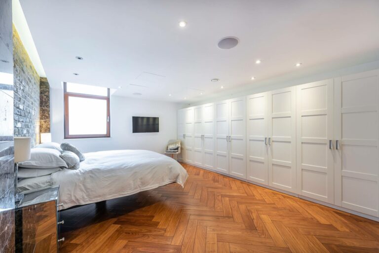 South West Penthouse image 17