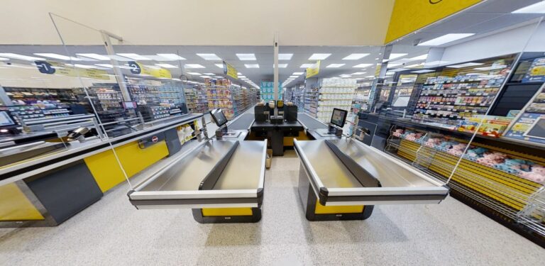 Large Supermarket in Slough image 1
