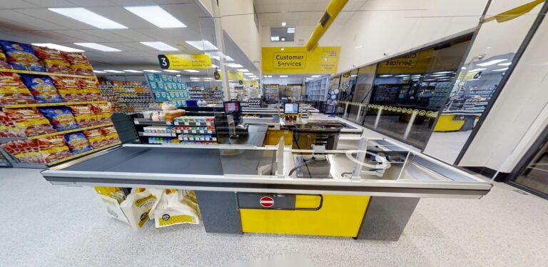 Large Supermarket in Slough image 3