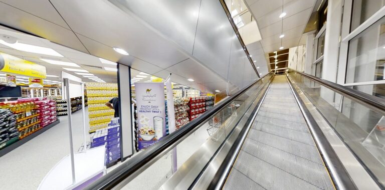 Large Supermarket in Slough image 28
