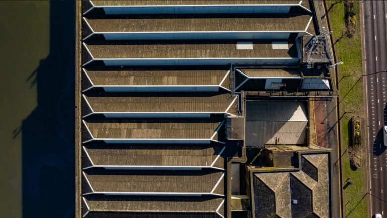 Large Period Warehouse in E3 image 65