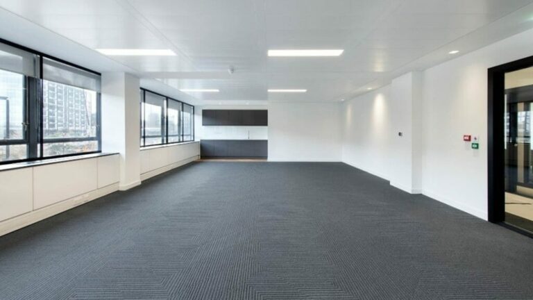 Large Office Building in Croydon image 4