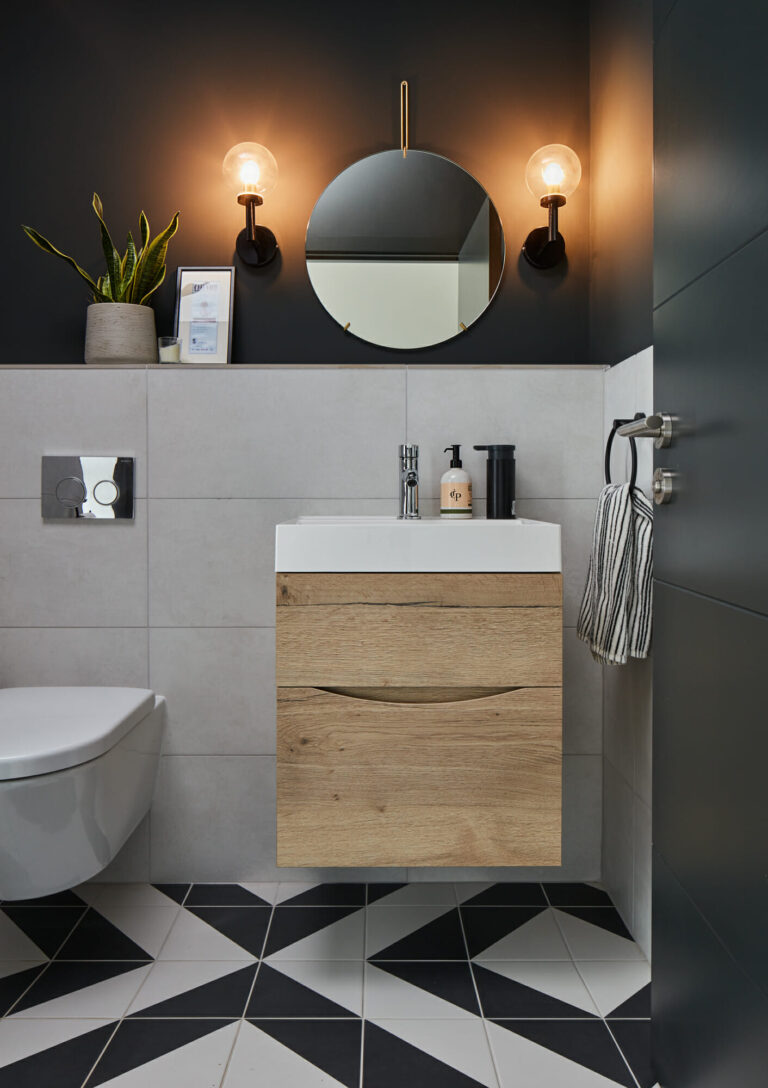 Grand Designs House Surrey image 33