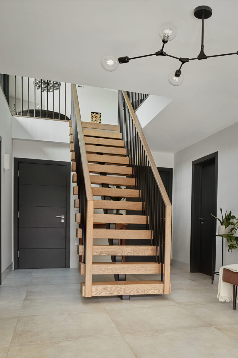 Grand Designs House Surrey image 8