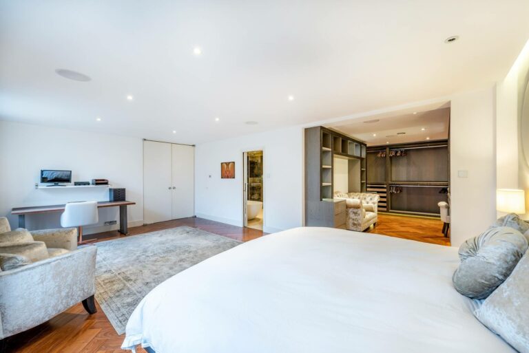 South West Penthouse image 14