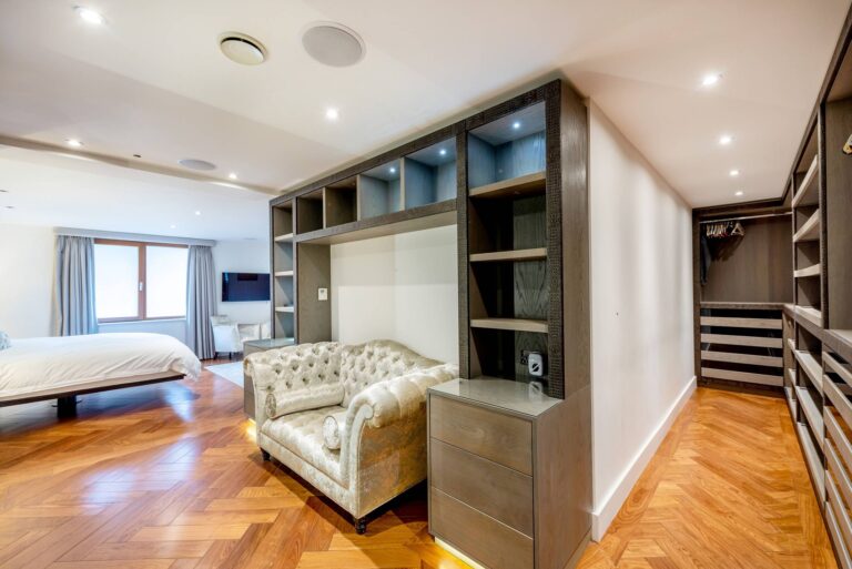 South West Penthouse image 12