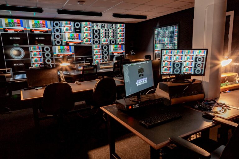 West London TV Studio image 6