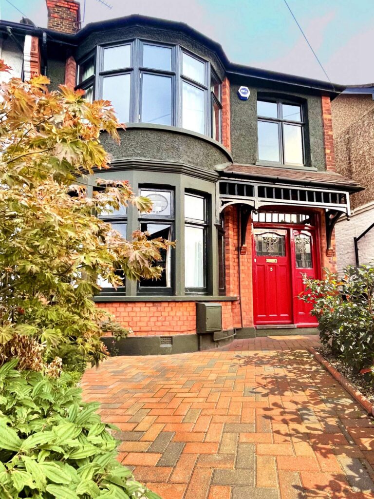 Riverway Palmers Green image 1