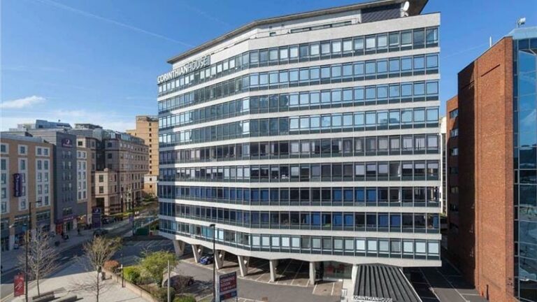 Large Office Building in Croydon image 1