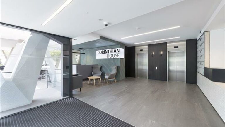 Large Office Building in Croydon image 12
