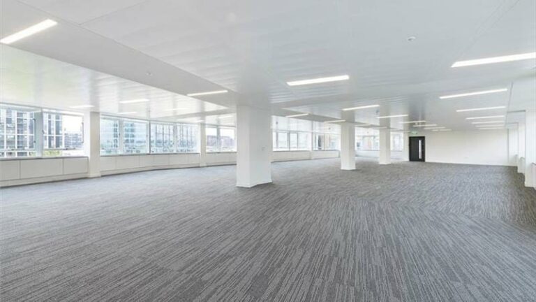 Large Office Building in Croydon image 5