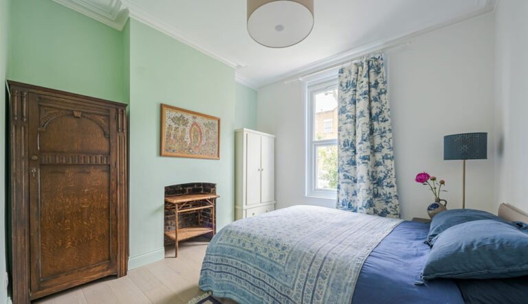 Refurbished Manor Park Home image 14