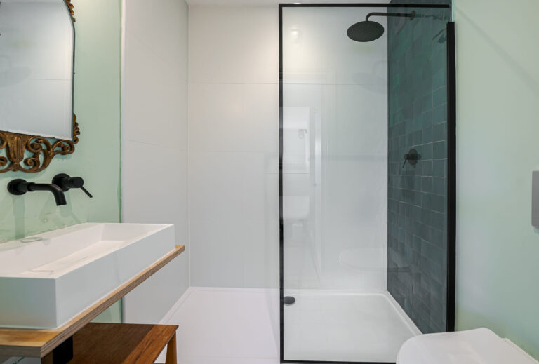 Refurbished Manor Park Home image 17