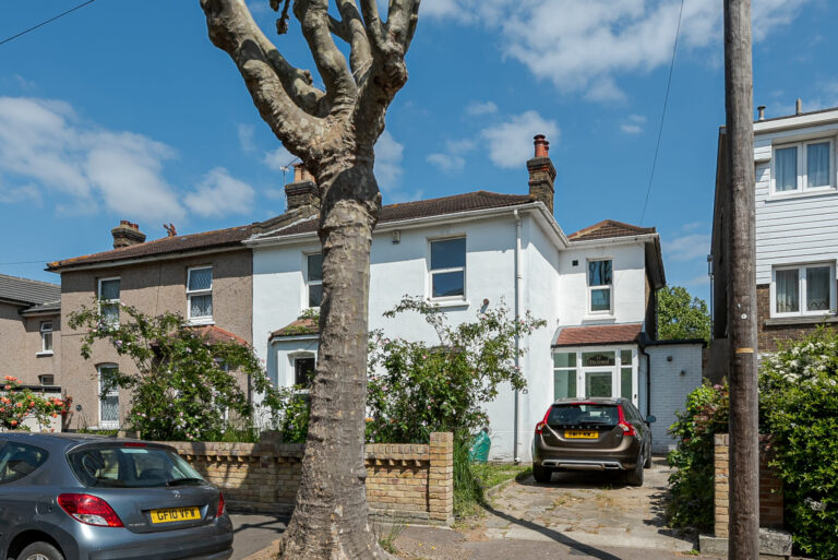 Refurbished Manor Park Home image 23